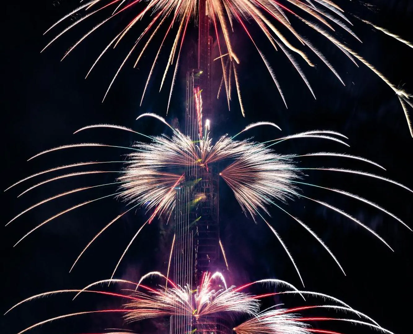 Exclusive Front Row Seats To Burj Khalifa Fireworks From Penthouse Level, Downtown Dubai Apartment