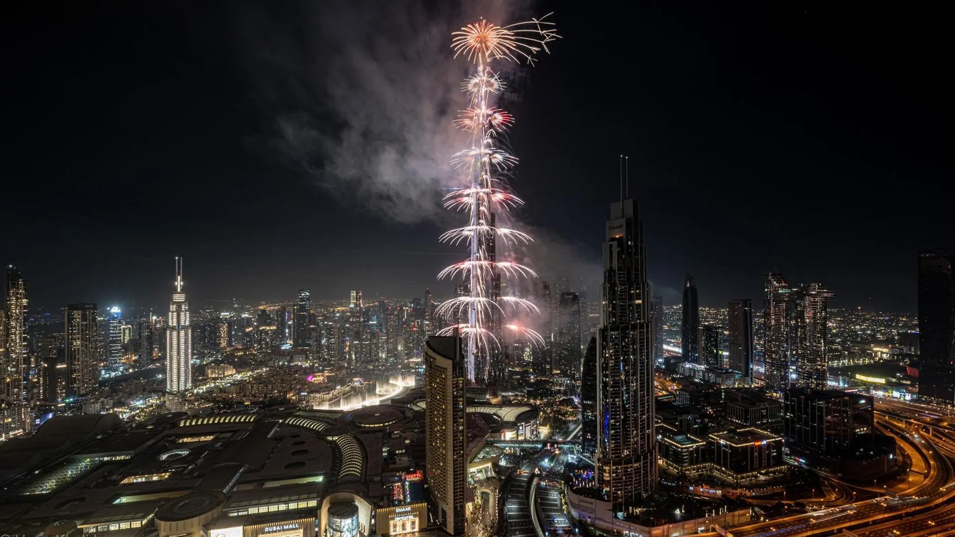 Exclusive Front Row Seats To Burj Khalifa Fireworks From Penthouse Level, Downtown Dubai Lägenhet 0*,